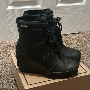 SOREL JOAN RAIN WEDGE BOOT